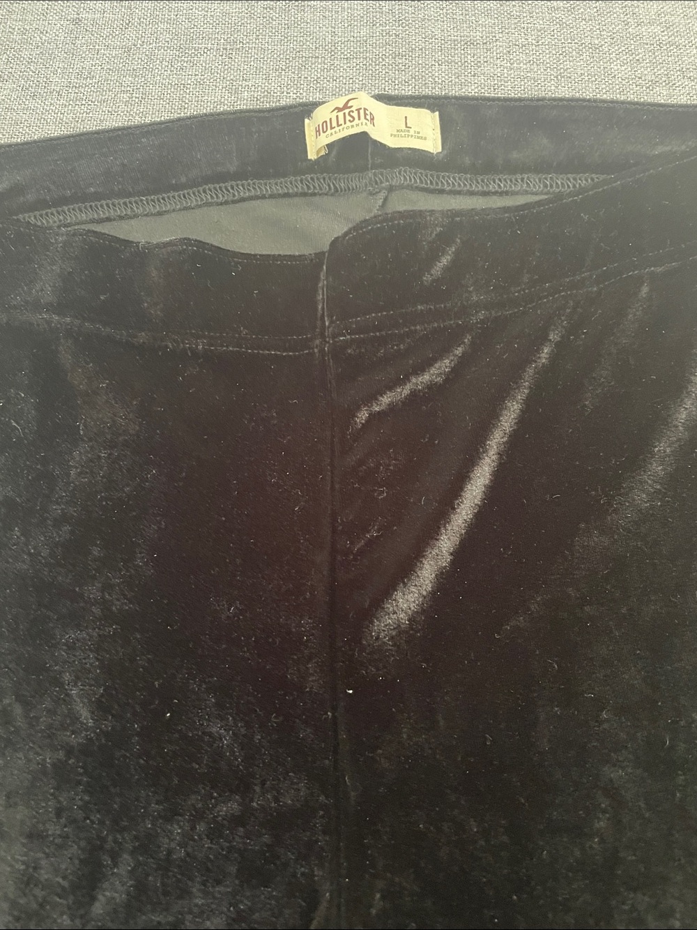 Hollister Black Velvet High-Rise Leggings - Picture 4 of 5